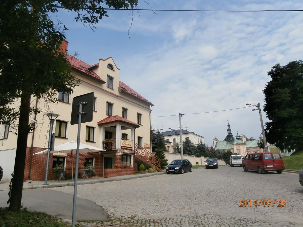 Sandomiria Exterior foto